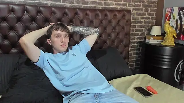 Dylanwhite23  online show from January 11, 3:54 am