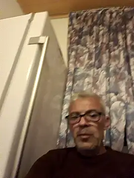 Snapshot of Picolo4111 chatting on October 21, 10:12 pm Picolo4111 online show from October 21, 10:12 pm