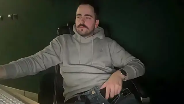 Horny00boy0 online show from December 7, 10:17 pm