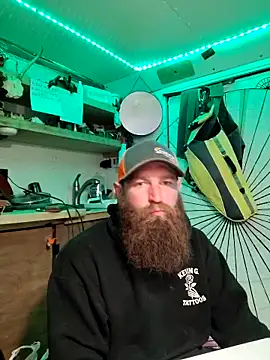 YourFavoriteDaddy-2-4-69 online show from April 14, 5:51 am