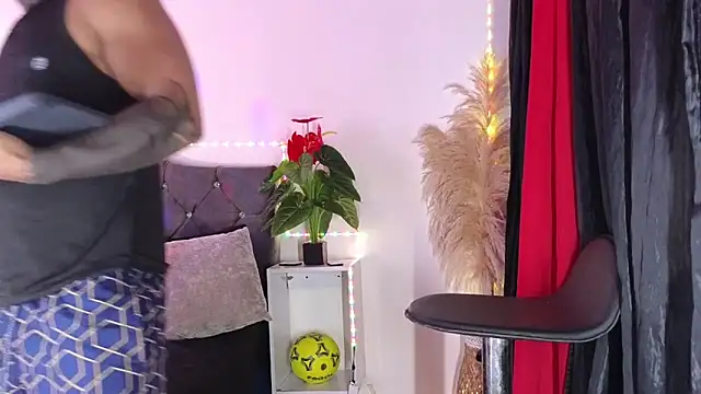 john cartter1 online show from June 18, 12:21 pm