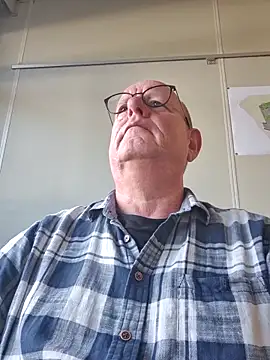 andrejoyfull64 online show from September 30, 1:14 pm