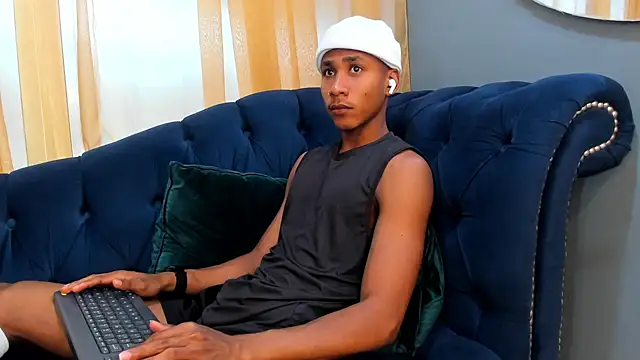 Ethan Fox11 online show from January 20, 2:14 pm