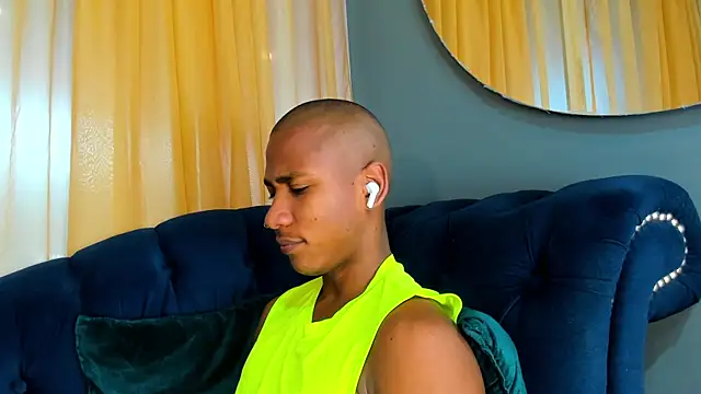 Ethan Fox11 online show from March 18, 2:28 pm