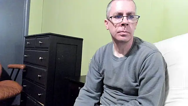 ImportantEquator0 online show from October 15, 3:41 pm