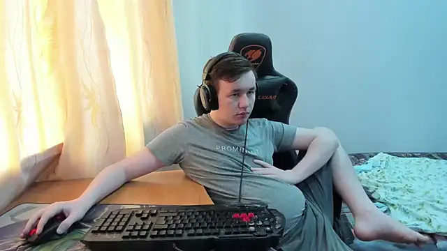 iliaskrislove online show from June 2, 6:36 am