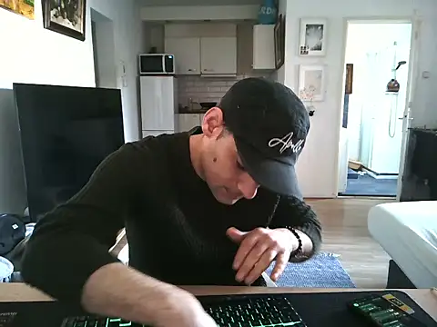 mihaimichael online show from April 7, 2:39 pm