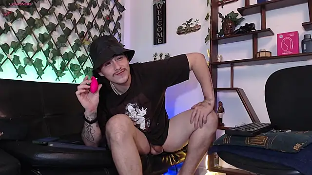 Snapshot of colby_scott chatting on September 19, 2:34 am colby scott online show from September 19, 2:34 am