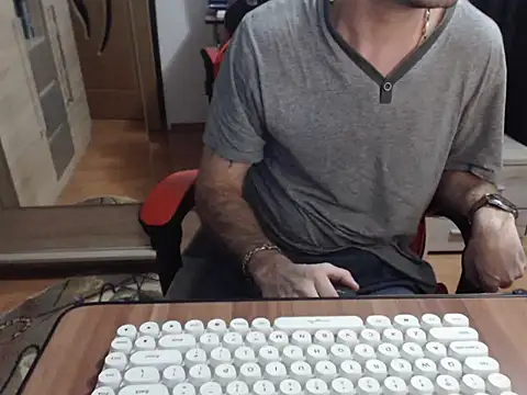 uncutguy01 online show from November 13, 3:49 pm
