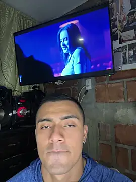 Snapshot of Stiven-Bell chatting on February 19, 1:29 am Stiven-Bell online show from February 19, 1:29 am