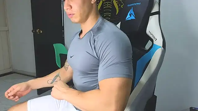 Ethanstill1 online show from March 4, 3:11 am