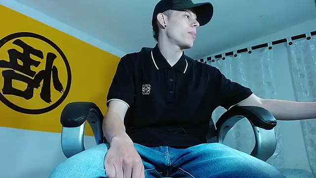 Matthew Boy  online show from February 22, 1:12 pm