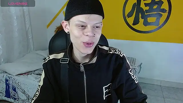 Matthew Boy  online show from January 22, 6:31 am