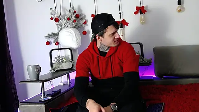 CarterCole online show from December 31, 7:42 am