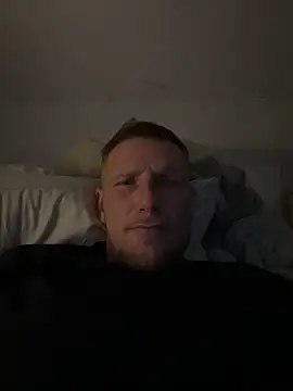 Snapshot of aaronmc311840 chatting on October 20, 5:00 am aaronmc311840 online show from October 20, 5:00 am