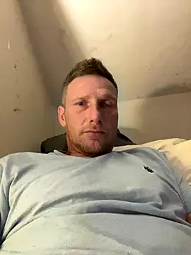 Snapshot of aaronmc311840 chatting on October 6, 12:04 am aaronmc311840 online show from October 6, 12:04 am