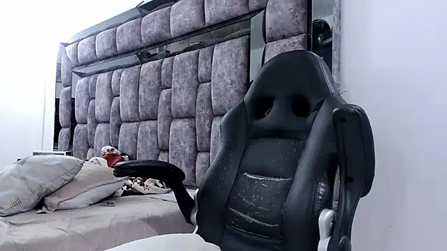 MalconStonne online show from October 22, 6:06 am