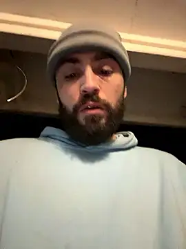 Snapshot of BROKEBOY707 chatting on December 8, 5:50 am BROKEBOY707 online show from December 8, 5:50 am