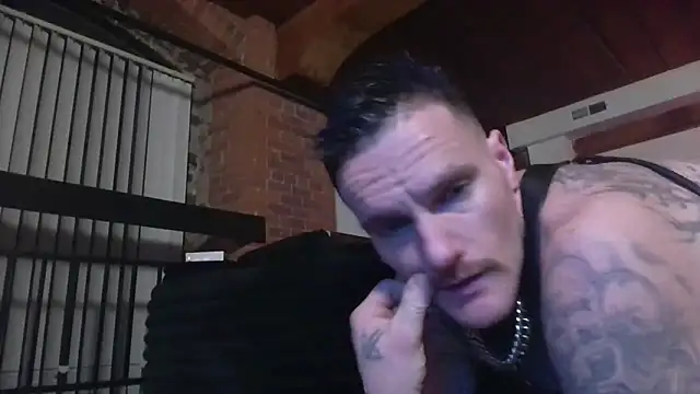 UnCuTupTheBuTT online show from February 22, 7:21 am