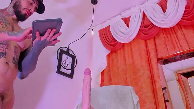 dilan scootk  online show from March 4, 7:43 pm