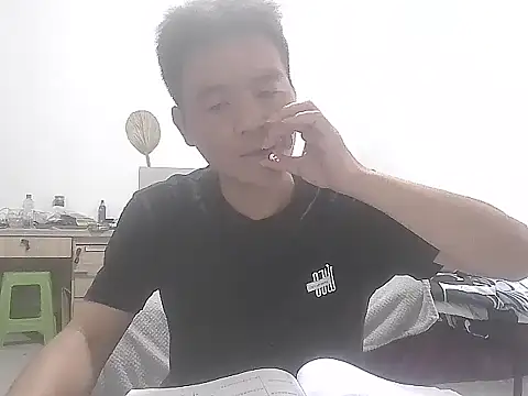 kisstoyousoon2024 online show from October 13, 7:47 am