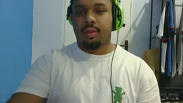 Mobtcreator23 online show from June 9, 3:19 am