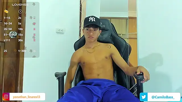  CamiloBass online show from December 18, 2:32 am