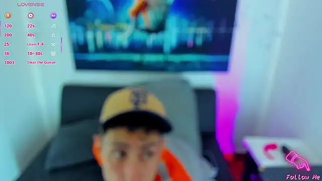 Piggy Eddy online show from November 18, 2:43 pm