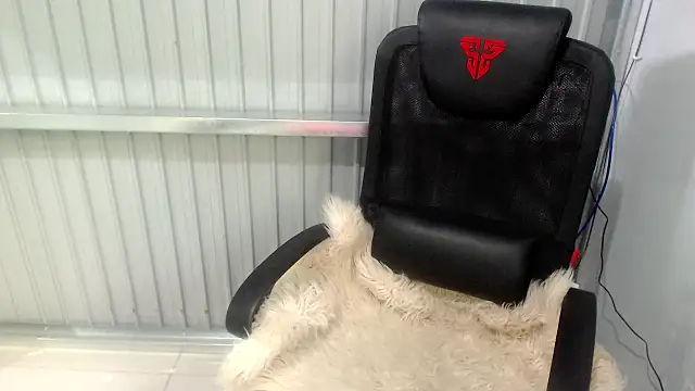 urprincessnicolexxx online show from October 13, 12:05 am