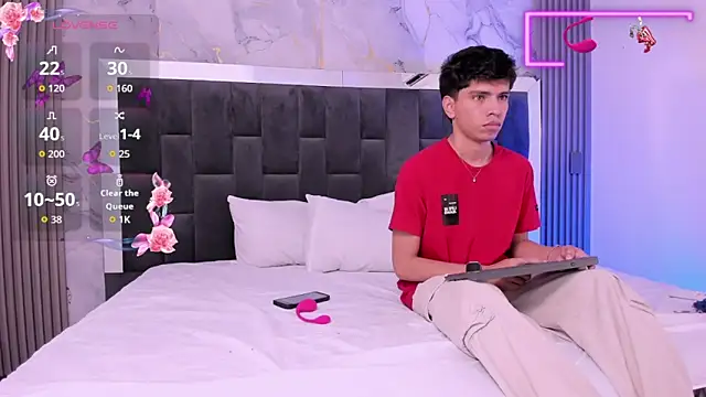 Santy carrington online show from April 10, 2:13 pm