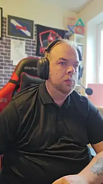 PupW0lfy online show from April 14, 1:33 pm