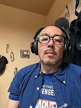 tsugu1105 online show from May 8, 9:10 am