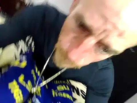 Snapshot of 5g4ever chatting on December 4, 4:43 am 5g4ever online show from December 4, 4:43 am