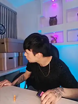 Steev Novoa online show from April 15, 4:56 am