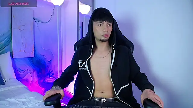 Steev Novoa online show from March 25, 3:54 am