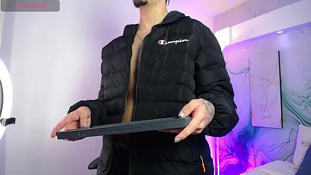 Steev Novoa online show from April 3, 3:14 am