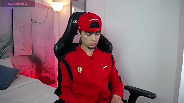 Steev Novoa online show from April 14, 4:01 am