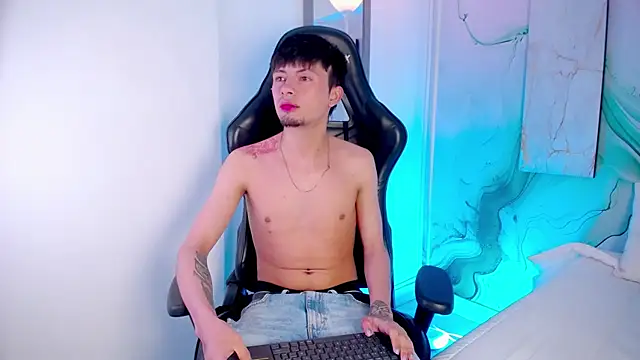 Steev Novoa online show from March 26, 4:05 am