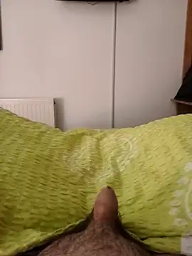 BennoSingle online show from February 3, 7:08 pm