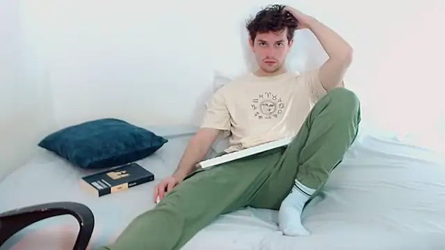 Elio555 online show from December 6, 2:28 pm