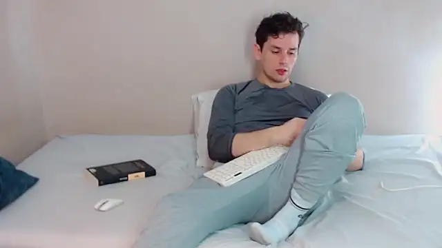 Elio555 online show from March 2, 8:35 pm