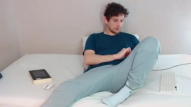 Elio555 online show from February 18, 1:54 am