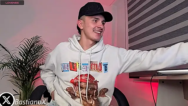 Snapshot of bastia_noooo chatting on October 2, 5:00 am bastia noooo online show from October 2, 5:00 am