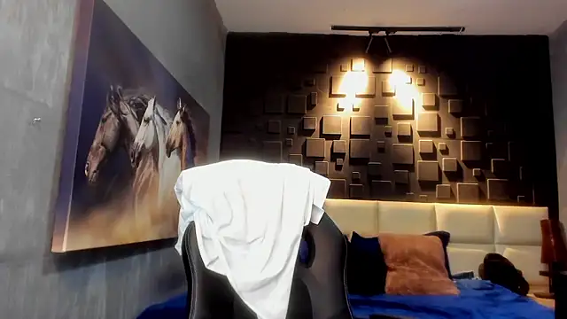 Logan Varela online show from December 21, 12:31 am