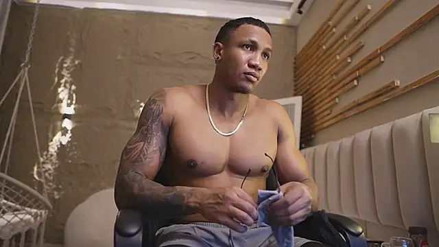 Logan Varela online show from April 15, 3:56 pm