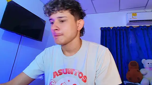 Nathan Bluee online show from April 17, 4:09 pm