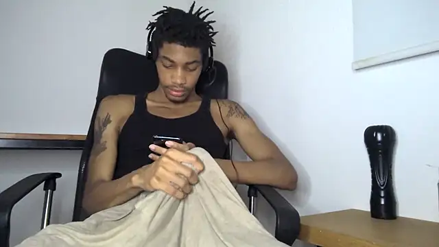 Skinnyblackman online show from May 24, 4:51 am