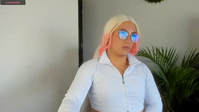 -Sofii  online show from December 17, 1:05 pm