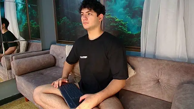 Snapshot of Mark_Evans1_ chatting on February 13, 1:50 am Mark Evans1 online show from February 13, 1:50 am