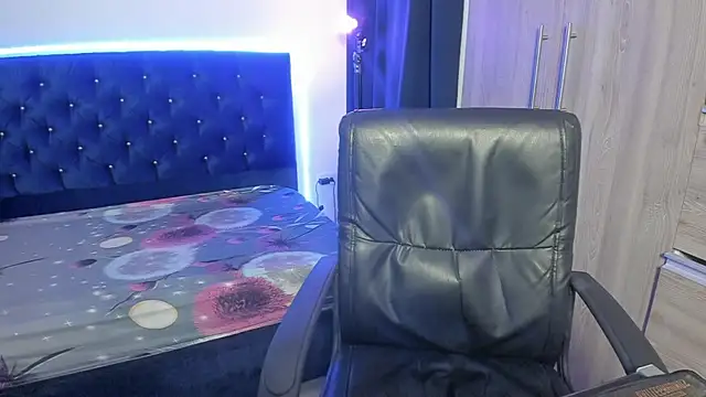  diegsz  online show from April 15, 11:10 am